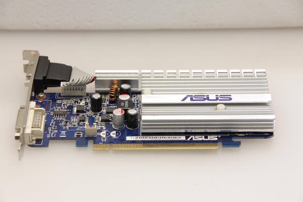 Image de Asus NVIDIA Geforce 8400 GS 256 Mo