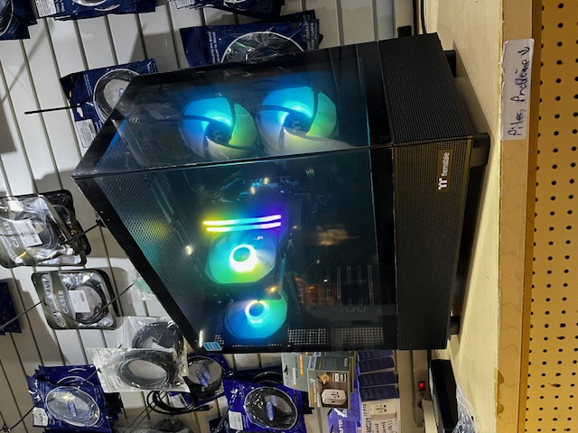 Image de Boîtier Thermaltake / i7-12700K / 32 Go DDR 5 / 1 To NVME / RTX 4060 8 Go / Windows 11 Pro